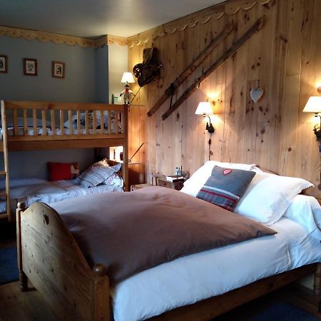 La Grande Ourse Bed & Breakfast กอมปอง ภายนอก รูปภาพ