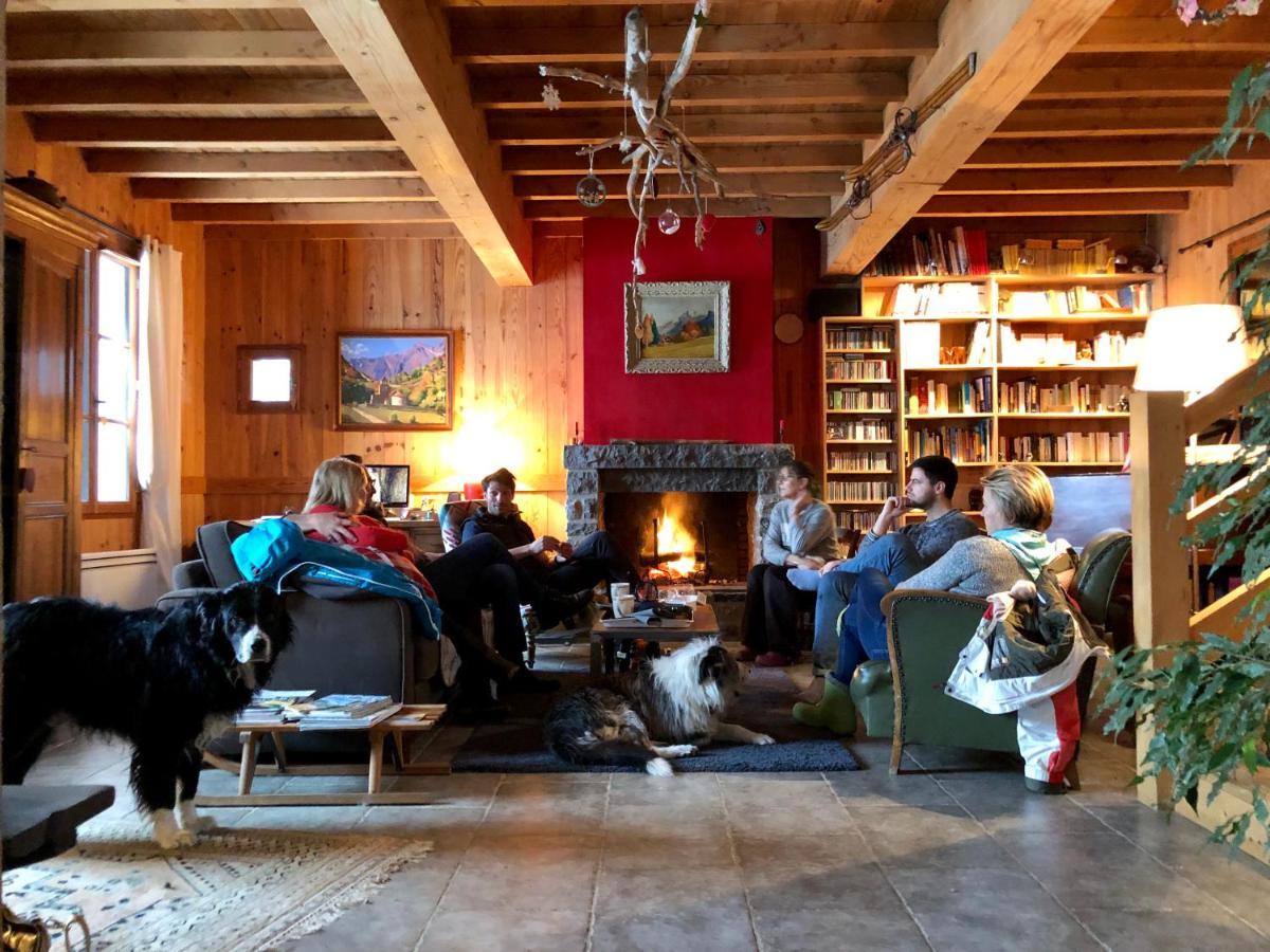 La Grande Ourse Bed & Breakfast กอมปอง ภายนอก รูปภาพ