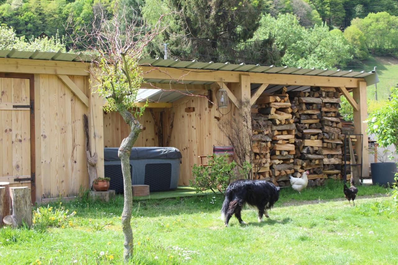 La Grande Ourse Bed & Breakfast กอมปอง ภายนอก รูปภาพ