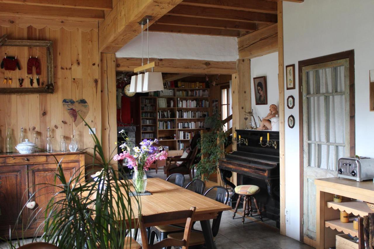 La Grande Ourse Bed & Breakfast กอมปอง ภายนอก รูปภาพ